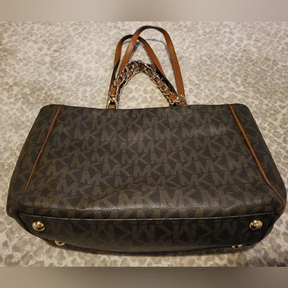 Michael Kors Monogram Satchel😍👜 - Picture 7 of 12